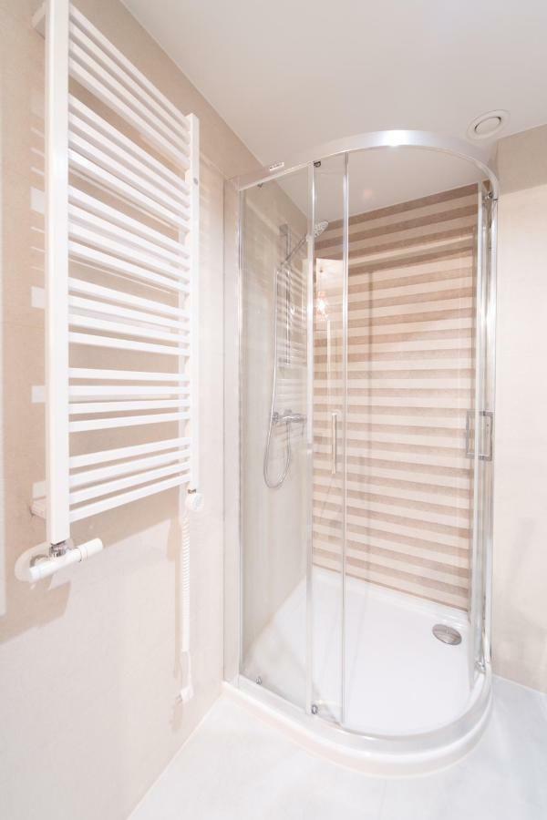 M6 Main Square Stylish One Bedroom Krakow Exterior photo